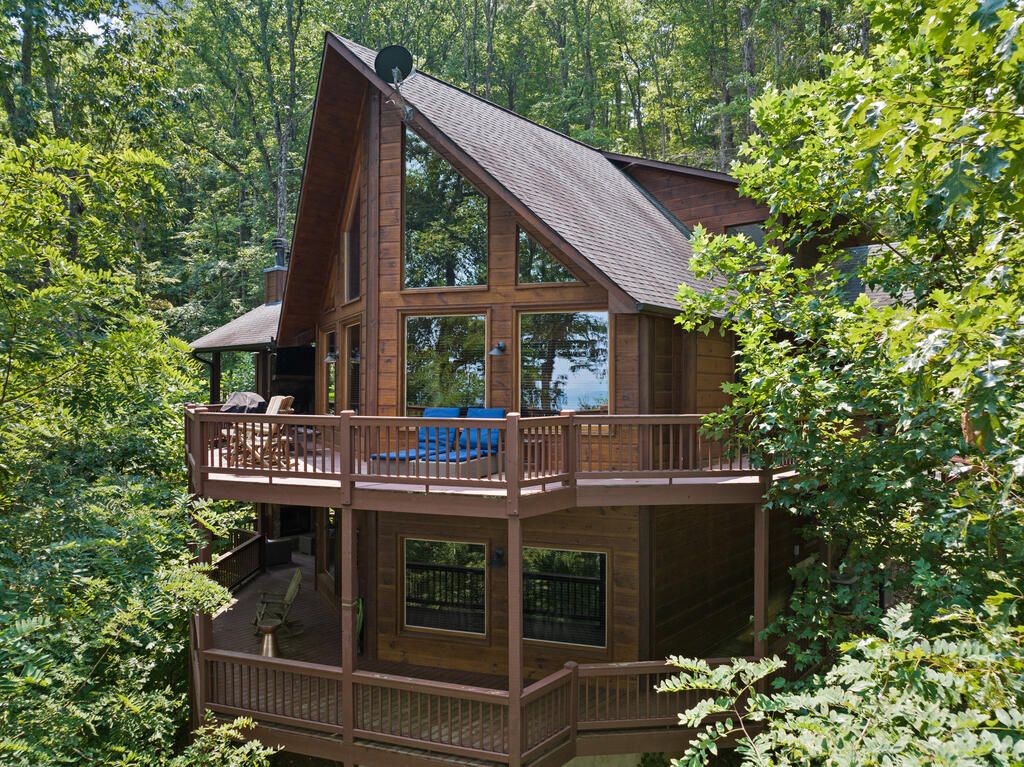 15 Paloma Drive, Blue Ridge, GA 30513