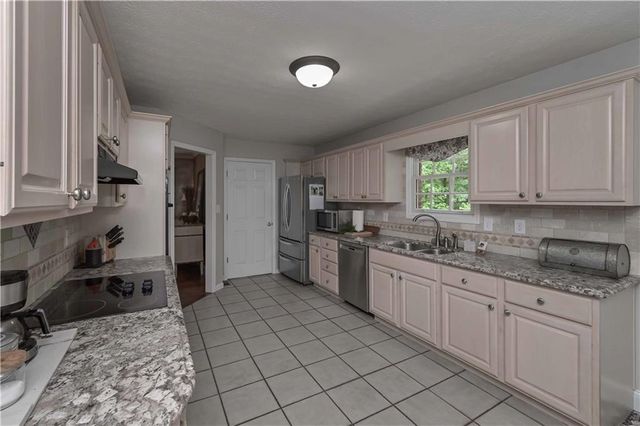 5885 West Chapel Hill Road, Douglasville, GA 30135