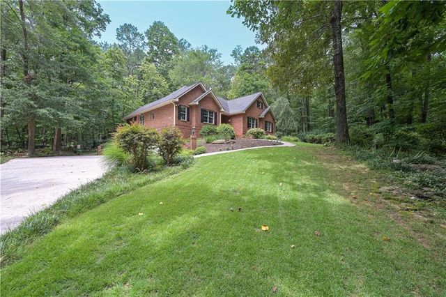 5885 West Chapel Hill Road, Douglasville, GA 30135