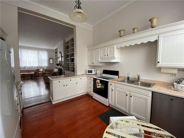 167 Coggeshall Avenue A, Newport, RI 02840