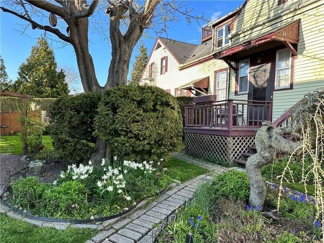 167 Coggeshall Avenue A, Newport, RI 02840