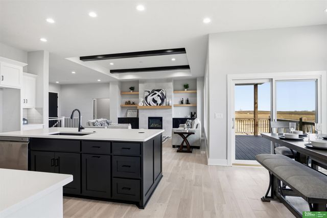 5709 N 195th Street, Elkhorn, NE 68022