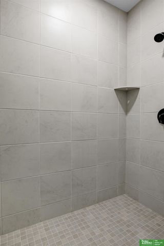 5709 N 195th Street, Elkhorn, NE 68022