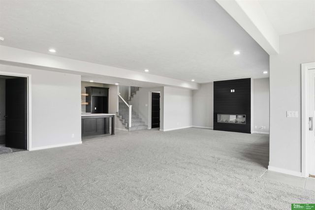 5709 N 195th Street, Elkhorn, NE 68022