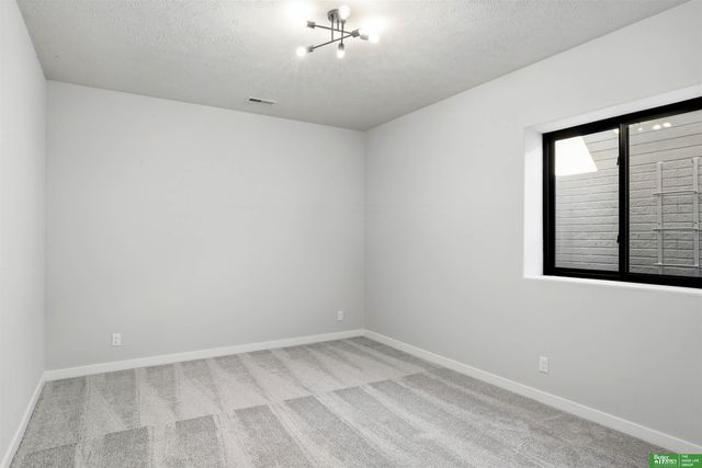 5709 N 195th Street, Elkhorn, NE 68022