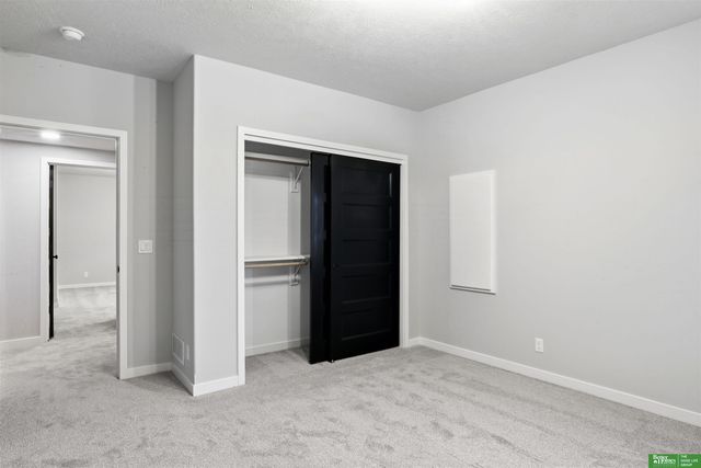 5709 N 195th Street, Elkhorn, NE 68022