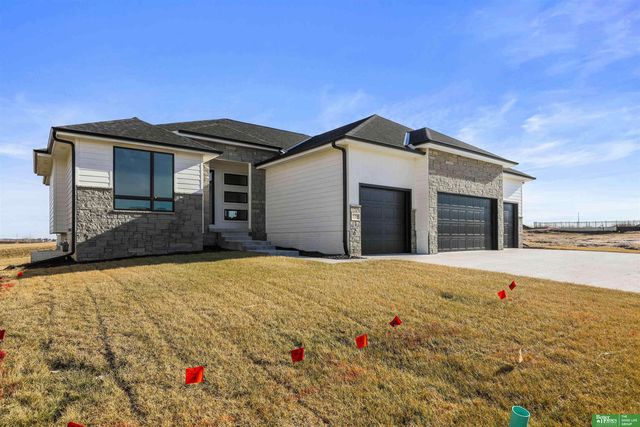 5709 N 195th Street, Elkhorn, NE 68022