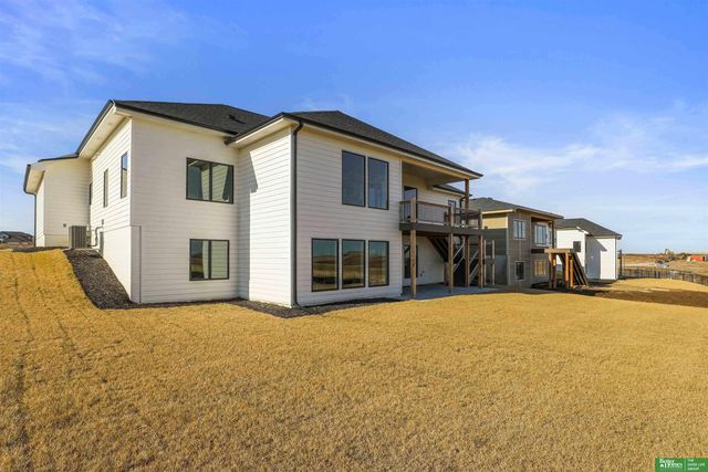 5709 N 195th Street, Elkhorn, NE 68022