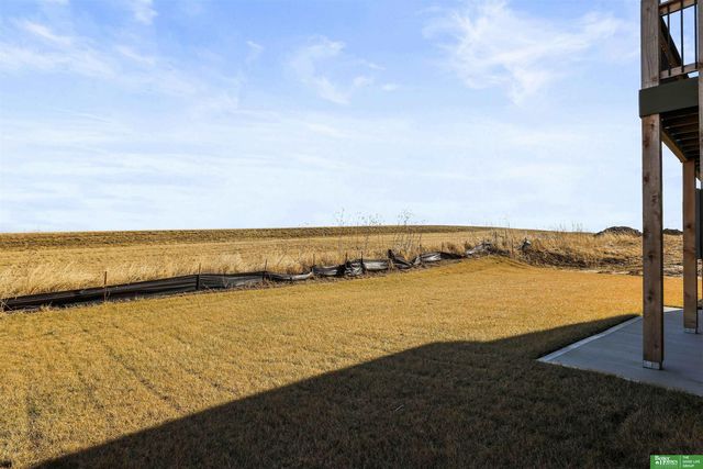 5709 N 195th Street, Elkhorn, NE 68022