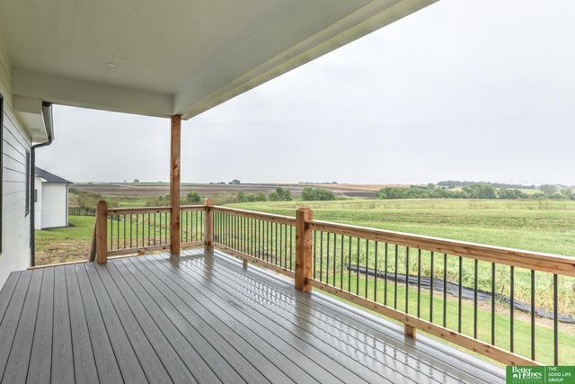 5709 N 195th Street, Elkhorn, NE 68022