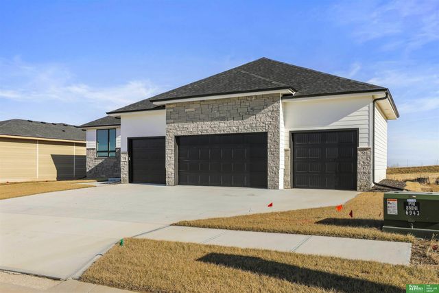 5709 N 195th Street, Elkhorn, NE 68022