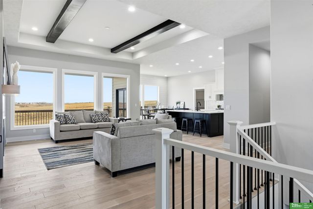 5709 N 195th Street, Elkhorn, NE 68022