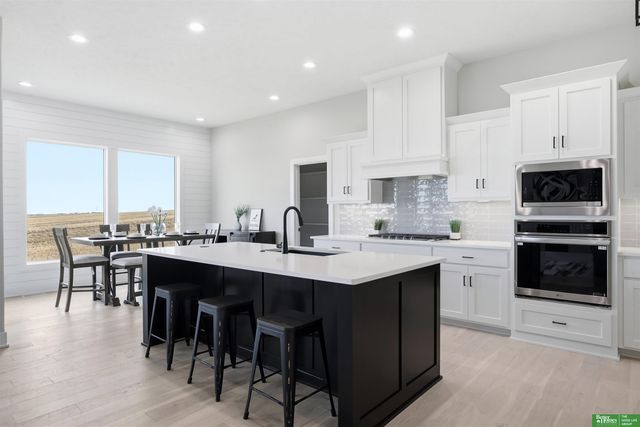 5709 N 195th Street, Elkhorn, NE 68022