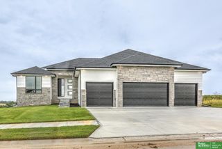 5709 N 195th Street, Elkhorn, NE 68022