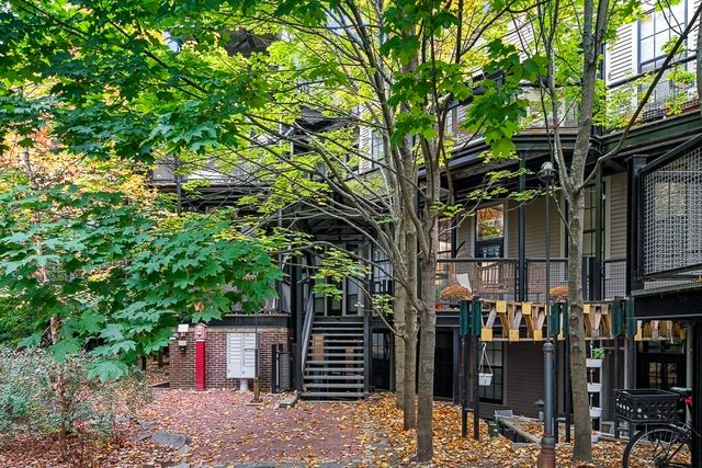 3-4 Tannery Brook Row 11, Somerville, MA 02144