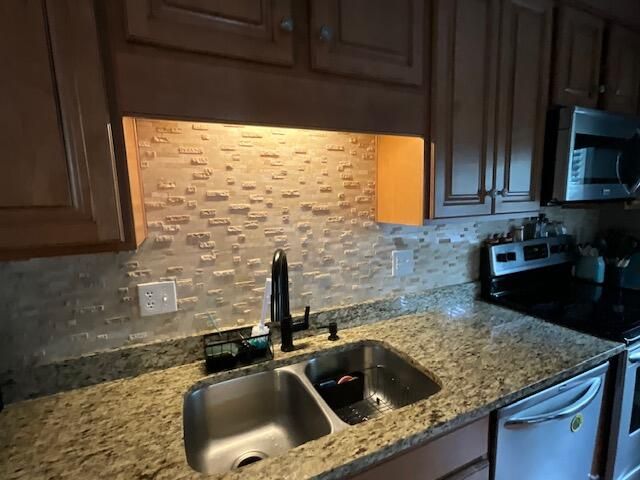 539 Missimer LN, Vinton, VA 24179