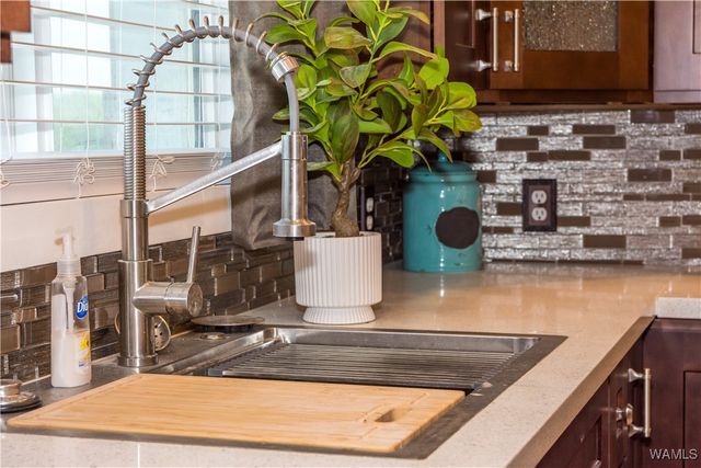 1102 N Washington, Livingston, AL 35470