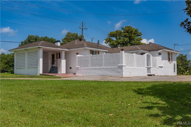 1102 N Washington, Livingston, AL 35470