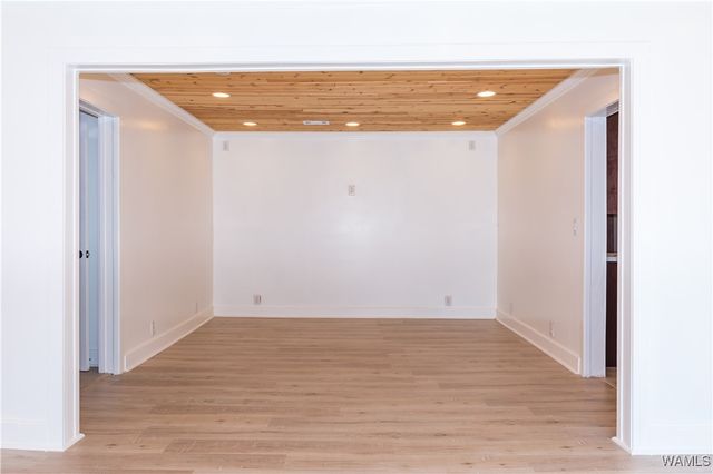 1102 N Washington, Livingston, AL 35470