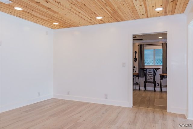 1102 N Washington, Livingston, AL 35470