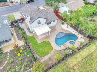 196 Bittercreek Dr, Folsom, CA 95630