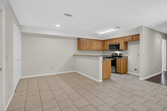 1712 S Waco Street, Van Alstyne, TX 75495
