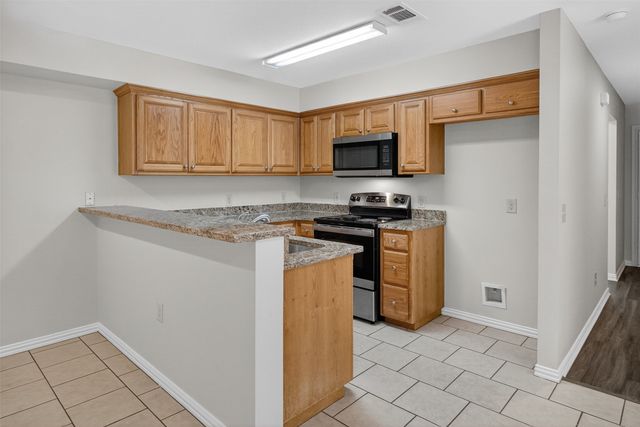 1712 S Waco Street, Van Alstyne, TX 75495