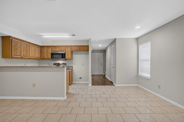1712 S Waco Street, Van Alstyne, TX 75495