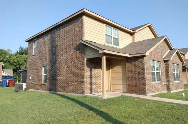 1712 S Waco Street, Van Alstyne, TX 75495