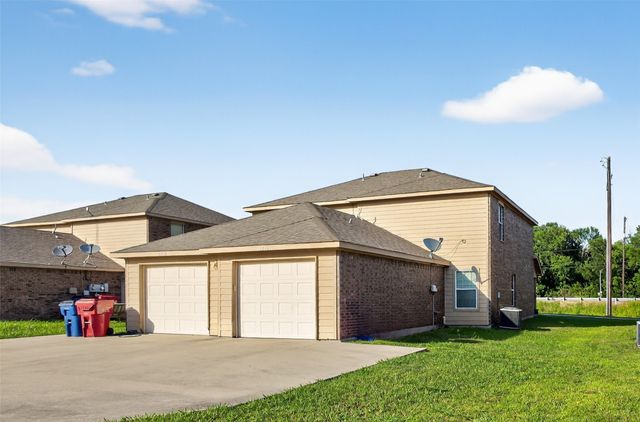 1712 S Waco Street, Van Alstyne, TX 75495