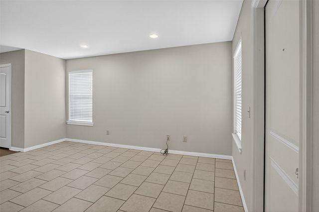 1712 S Waco Street, Van Alstyne, TX 75495