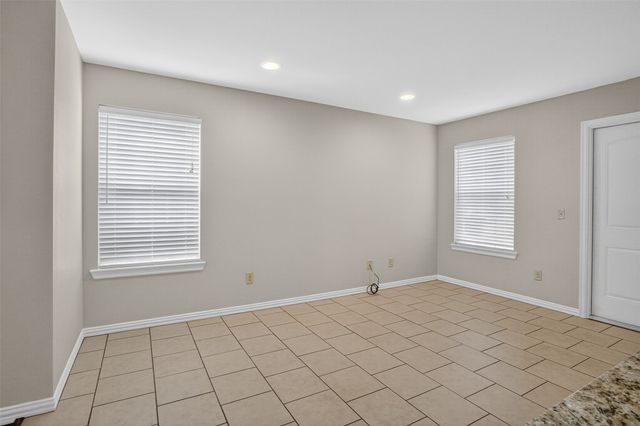 1712 S Waco Street, Van Alstyne, TX 75495