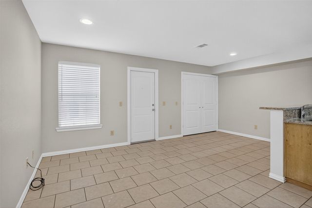 1712 S Waco Street, Van Alstyne, TX 75495