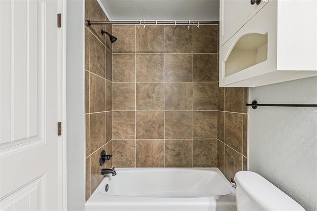 13920 Oxford Drive, Edmond, OK 73013