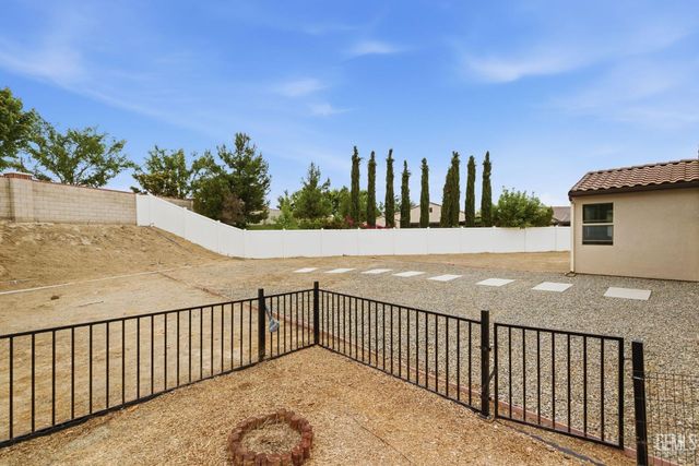 1736 Audley End Place, Bakersfield, CA 93311