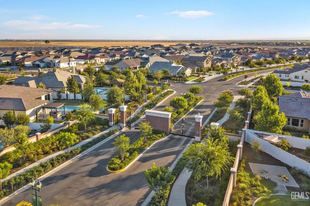 1736 Audley End Place, Bakersfield, CA 93311