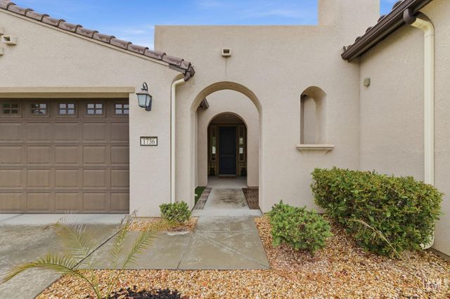 1736 Audley End Place, Bakersfield, CA 93311