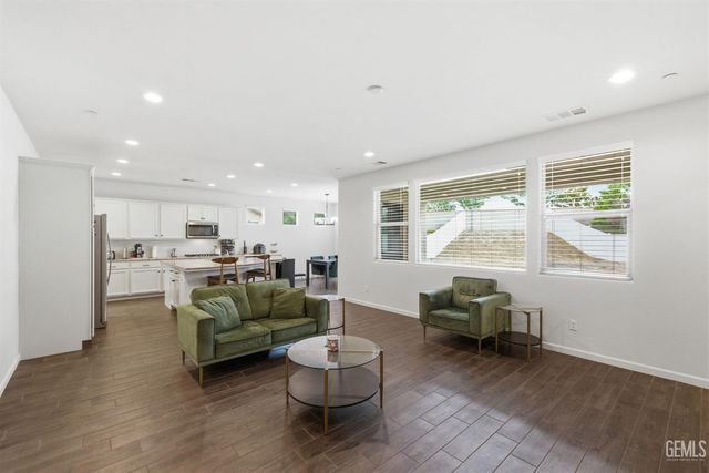 1736 Audley End Place, Bakersfield, CA 93311