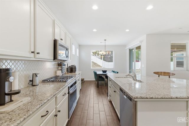 1736 Audley End Place, Bakersfield, CA 93311
