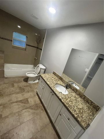 1036 NW 47th Ter, Miami, FL 33127