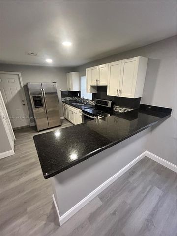 1036 NW 47th Ter, Miami, FL 33127