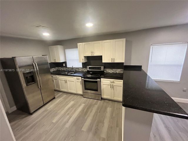 1036 NW 47th Ter, Miami, FL 33127