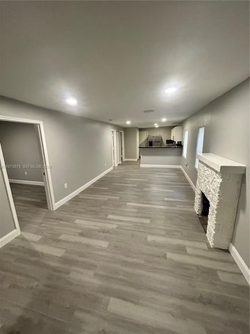 1036 NW 47th Ter, Miami, FL 33127