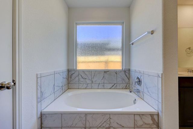 618 Waterway, Hutto, TX 78634