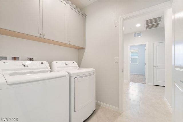 94 Cadence Crest Avenue, Henderson, NV 89011