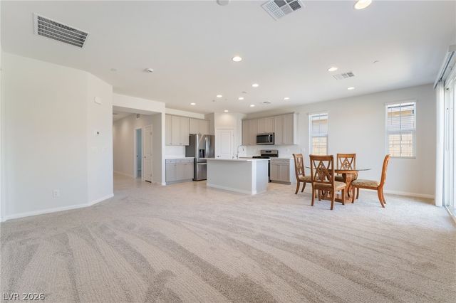 94 Cadence Crest Avenue, Henderson, NV 89011