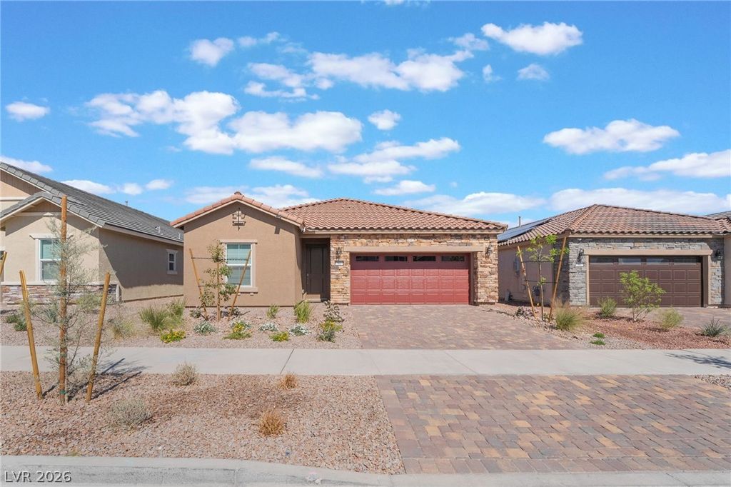 94 Cadence Crest Avenue, Henderson, NV 89011