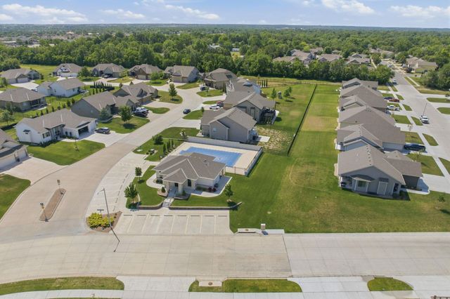 6233 E Central Park Ct., Bel Aire, KS 67220