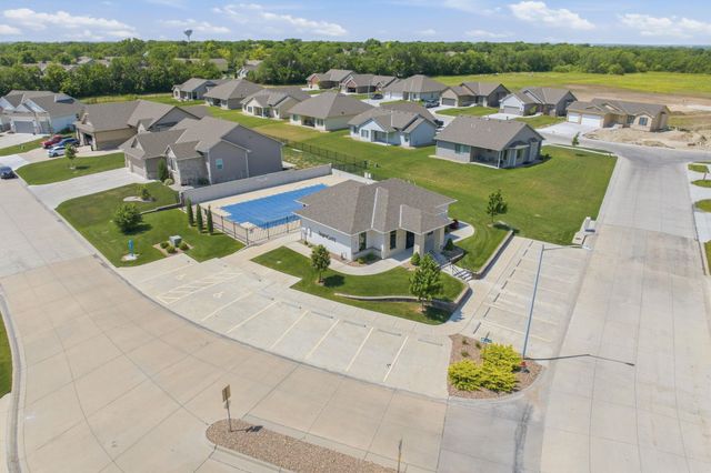6233 E Central Park Ct., Bel Aire, KS 67220