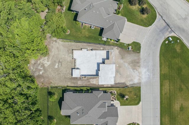 6233 E Central Park Ct., Bel Aire, KS 67220